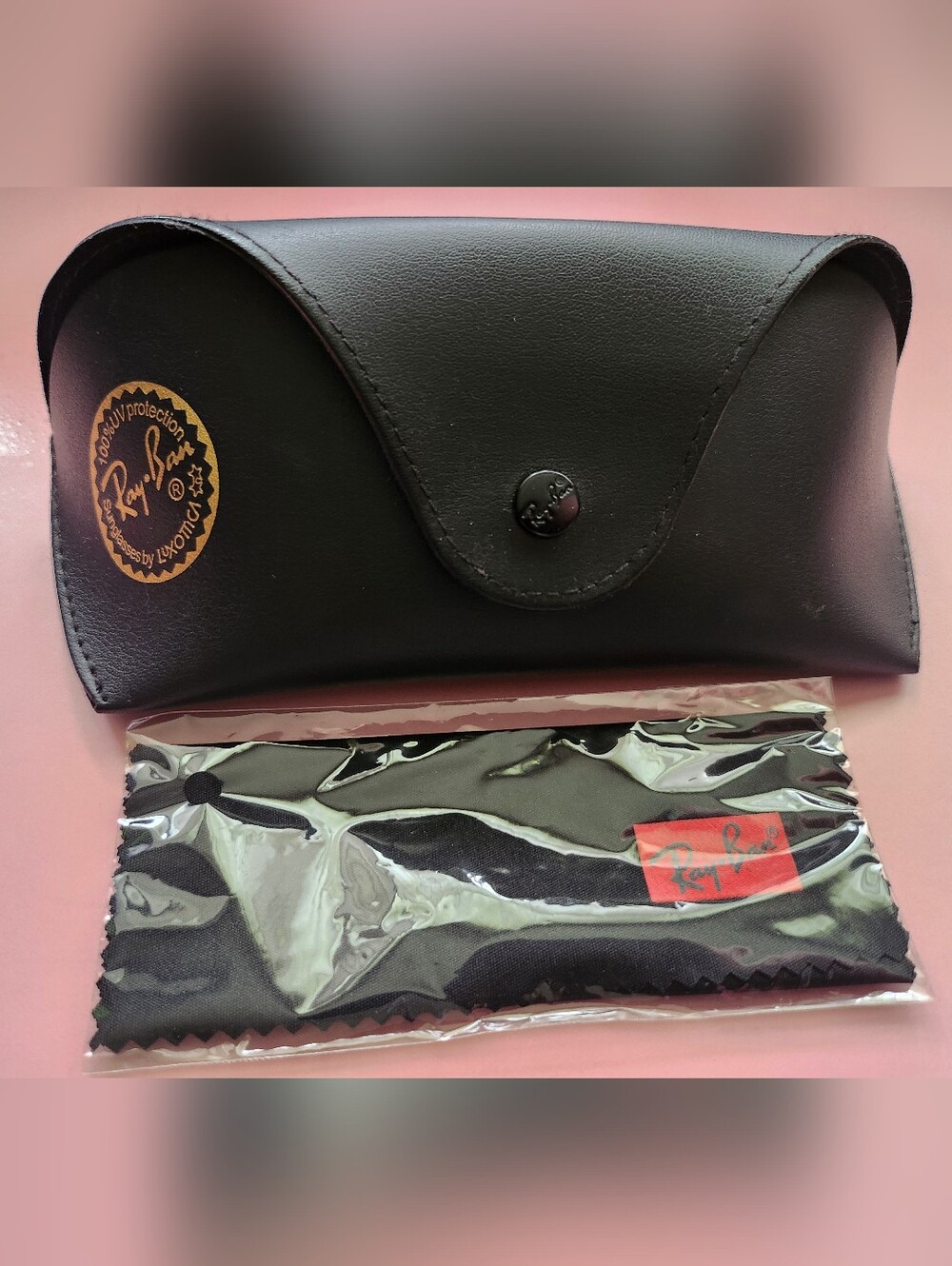 Ray-Ban Black Leather Sunglass Case+ Black Cloth